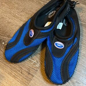 Size 8 Swim Shoes Boys